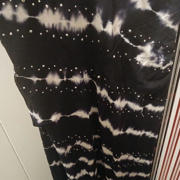 Never worn INC black tye dye tapered maxi dress with detail studs size petite/m - Picture 7 of 7